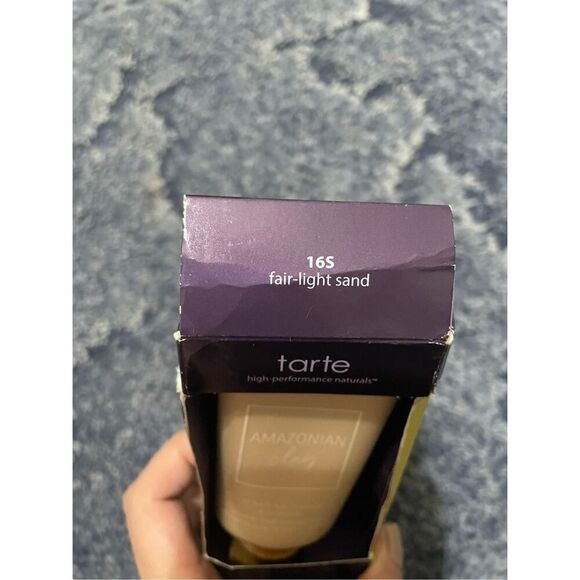 Tarte Amazonian Clay 16-Hour Full Coverage Foundation - 16s Fair-Light Sand 50m - Picture 2 of 4